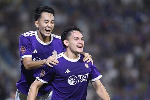 Hà Nội FC ngược dòng thắng Ninh Bình những phút cuối trên sân Hàng Đẫy