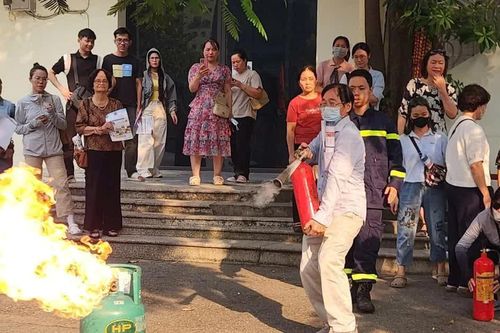 Tập huấn PCCC&CNCH cho 1.500 chủ nhà trọ, cơ sở kinh doanh tại phường Yên Hòa và Cầu Giấy