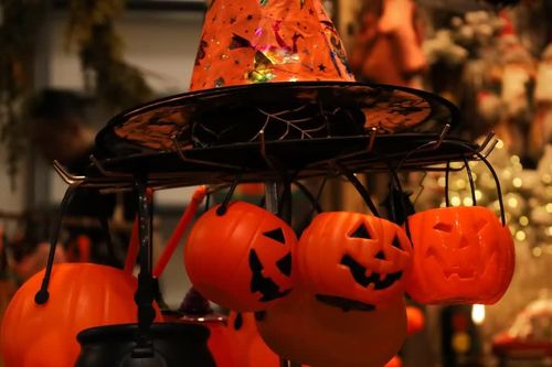 Muôn sắc màu Halloween trên phố Hàng Mã