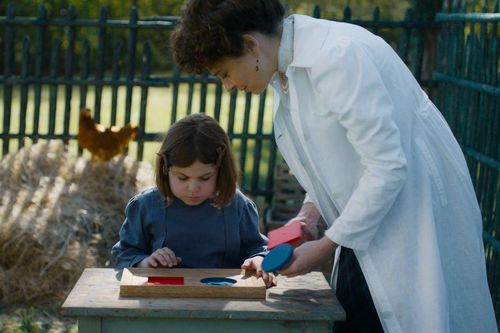 Maria Montessori và phát hiện bất ngờ khả năng tập trung của trẻ