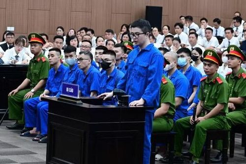 Cha, mẹ Mr Pips giải thích lý do tẩu tán tài sản sau khi con bị bắt