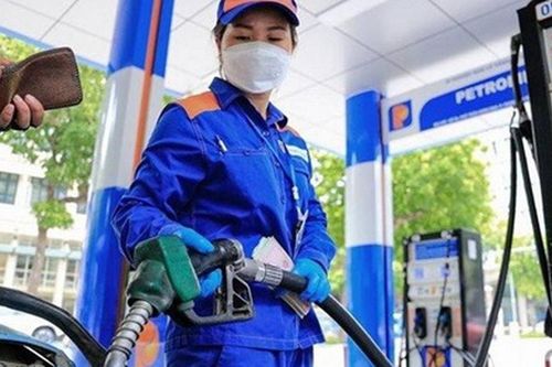 Giá xăng giảm mạnh, xăng E5 giảm hơn 1.800 đồng/lít
