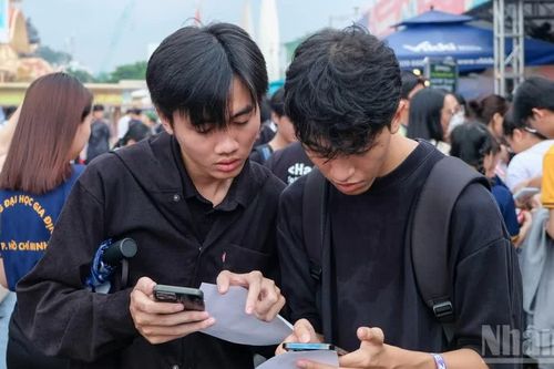 Cùng sinh viên chung tay xây dựng lá chắn an toàn trên không gian mạng