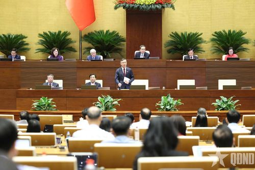 Thống đốc Ngân hàng Nhà nước Việt Nam và Bộ trưởng Bộ Tài chính nêu giải pháp gỡ khó cho sản xuất