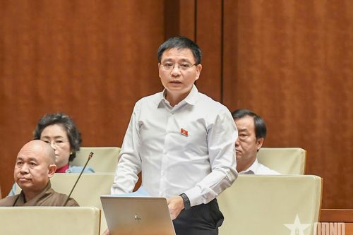 Quyết tâm tăng tốc phát triển, kiềm chế lạm phát