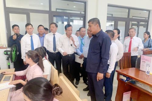 Chia sẻ kinh nghiệm mô hình chính quyền địa phương hai cấp phường Sơn Trà với Đoàn lãnh đạo trẻ Campuchia
