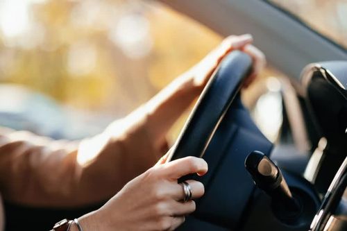 Người đàn ông ngoài 60 tuổi lĩnh án tù vì lái xe 80m khi không có bằng lái