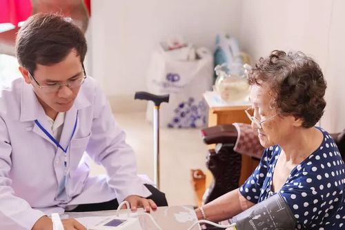 Đưa bác sĩ giỏi về gần dân, nâng chất y tế cơ sở