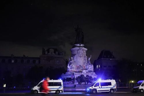Pháp tái áp dụng lệnh giới nghiêm tại khu vực trung tâm Paris