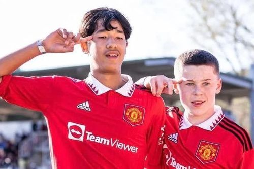 Jariyah Shah, sao mai mang dòng máu Việt Nam được Carrick gọi lên đội 1 MU là ai?