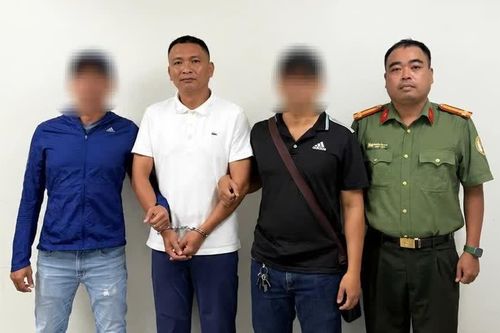 Sau 3 năm trốn truy nã, 'phó tướng' của trùm buôn xe sang Khanh Super từ Thái Lan về đầu thú