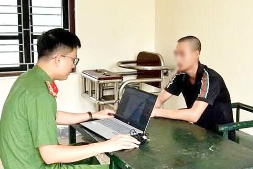 Bênh mẹ lúc cãi vã, con trai dùng dao chém người