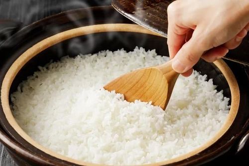Cách nấu cơm hỗ trợ kiểm soát đường huyết