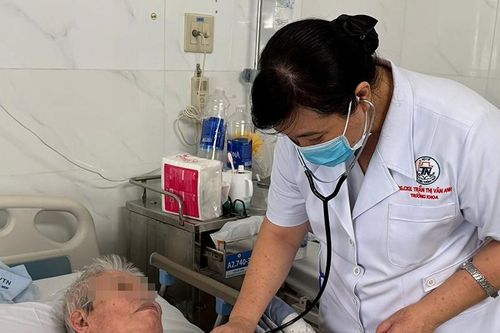 Bác sĩ cảnh báo nhiều người cao tuổi mắc cúm A nguy kịch vì nguyên nhân ít ngờ