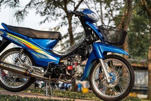 Honda Wave biển ngũ quý 2 độ loạt đồ chơi hàng hiệu từ 'đầu đến chân'