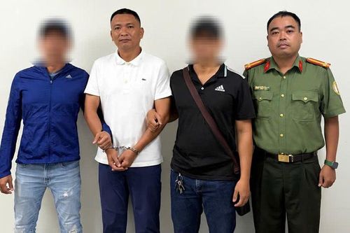 Đối tượng truy nã đặc biệt trong vụ án trùm siêu xe Phan Công Khanh ra đầu thú