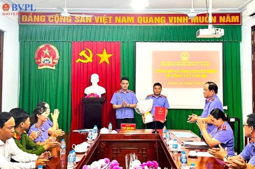 VKSND TP Cần Thơ trao Quyết định điều động lãnh đạo VKSND khu vực