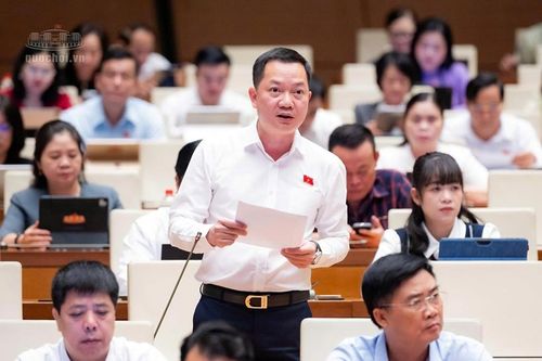 Không thể để mỗi mùa thi đến, học sinh, phụ huynh lại thấp thỏm chờ quy định mới
