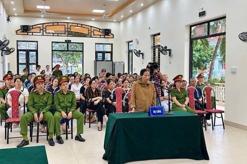 Dùng hàn the sản xuất giò, chả, người phụ nữ lĩnh án