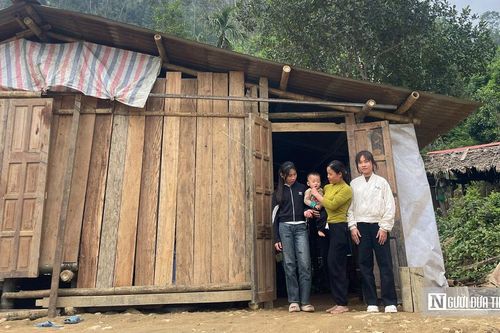 Đề xuất tiếp tục hỗ trợ đóng BHYT cho người dân tộc thiểu số thoát vùng khó khăn