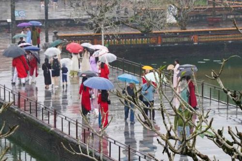 Huế làm gì để ngành du lịch 'sống chung' với… mưa?