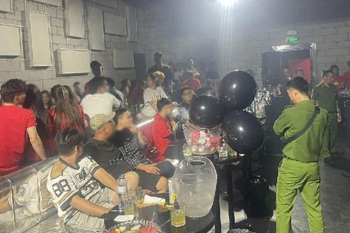 Lật tẩy quá trình kinh doanh buôn bán bóng cười tinh vi tại Coca Club