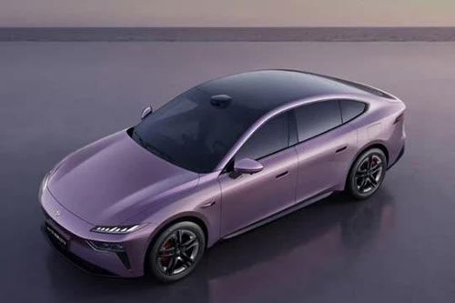 Xe sedan hạng E công suất 268 mã lực, giá gần 450 triệu đồng