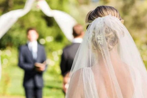 Hy hữu: 2 chú rể cùng xuất hiện ở đám cưới để giành cô dâu, kết quả gây bất ngờ