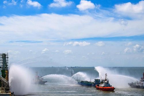 Diễn tập ứng phó sự cố cháy nổ liên hoàn