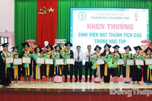 Trường Đại học Đồng Tháp: Trao bằng tốt nghiệp cho 210 tân cử nhân