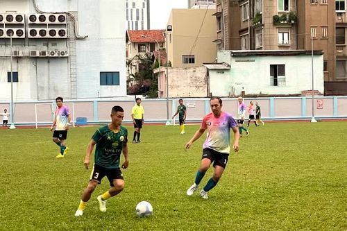Cựu cầu thủ Bình Định giao hữu với cựu sinh viên Trường Đại học Khoa học tự nhiên