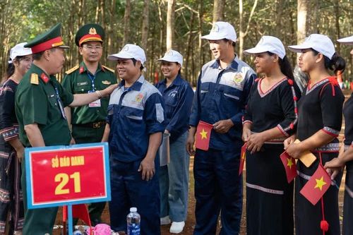 Đoàn KT-QP 75 nâng cao tay nghề cho công nhân dân tộc thiểu số