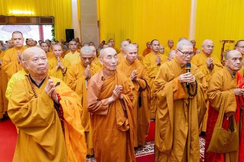 Ban Trị sự GHPGVN tỉnh Đắk Lắk và các phái đoàn viếng tang Trưởng lão Hòa thượng Thích Đồng Tiến
