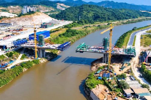 Lào Cai: Tăng tốc thi công cầu biên giới qua sông Hồng, phấn đấu hợp long cuối năm