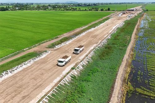 Bí thư Cần Thơ yêu cầu bảo đảm vật liệu, không để chậm tiến độ cao tốc