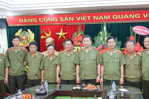 Tám mươi năm một niềm tin