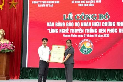 Công bố văn bằng bảo hộ nhãn hiệu chứng nhận 'Làng nghề truyền thống rèn Phúc Sen'