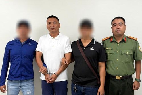 Người bị truy nã trong vụ án của 'trùm buôn siêu xe' về nước đầu thú