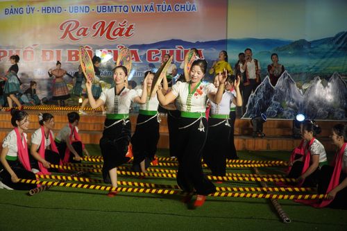 Ra mắt Phố đi bộ Tủa Chùa
