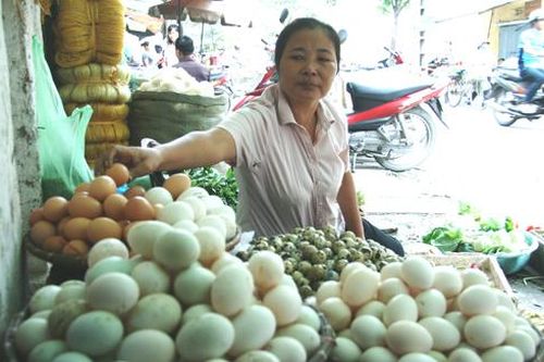Trứng dư thừa vẫn cho nhập khẩu