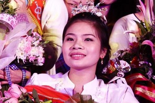Bên lề cuộc thi 'Vẻ đẹp vầng trăng khuyết'