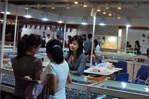 TP HCM: Khai mạc triển lãm quốc tế về nữ trang và đồng hồ lần thứ 10