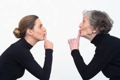 Mẹ chồng nàng dâu mâu thuẫn trong chăm cháu