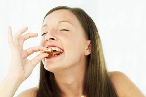 Ăn vặt - liệu pháp nâng đỡ tinh thần nhiều người Việt