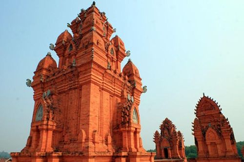 Huyền bí tháp Chăm giữa lòng Hà Nội