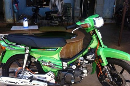 Honda Dream độ đồ chơi khủng cực chất ở VN
