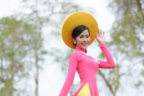 Thí sinh Hoa hậu Việt Nam tuyệt đẹp trong tà áo dài
