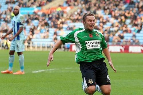 Siêu phẩm rabona khó tin của cầu thủ nghiệp dư
