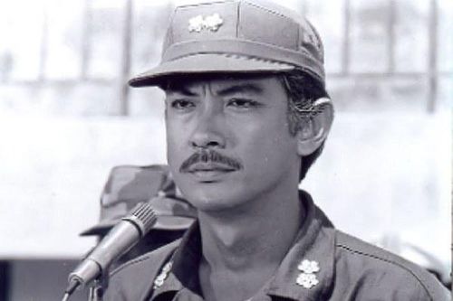 Chánh Tín: 'Sóng gió thế nào cũng không làm hạnh phúc gia đình tan vỡ'