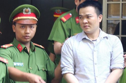 Cô gái 9X cùng người tình mua bán ma túy hầu tòa